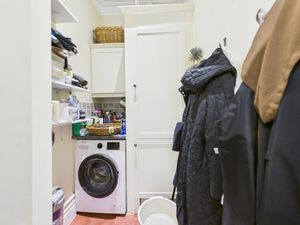 Laundry room - click for photo gallery